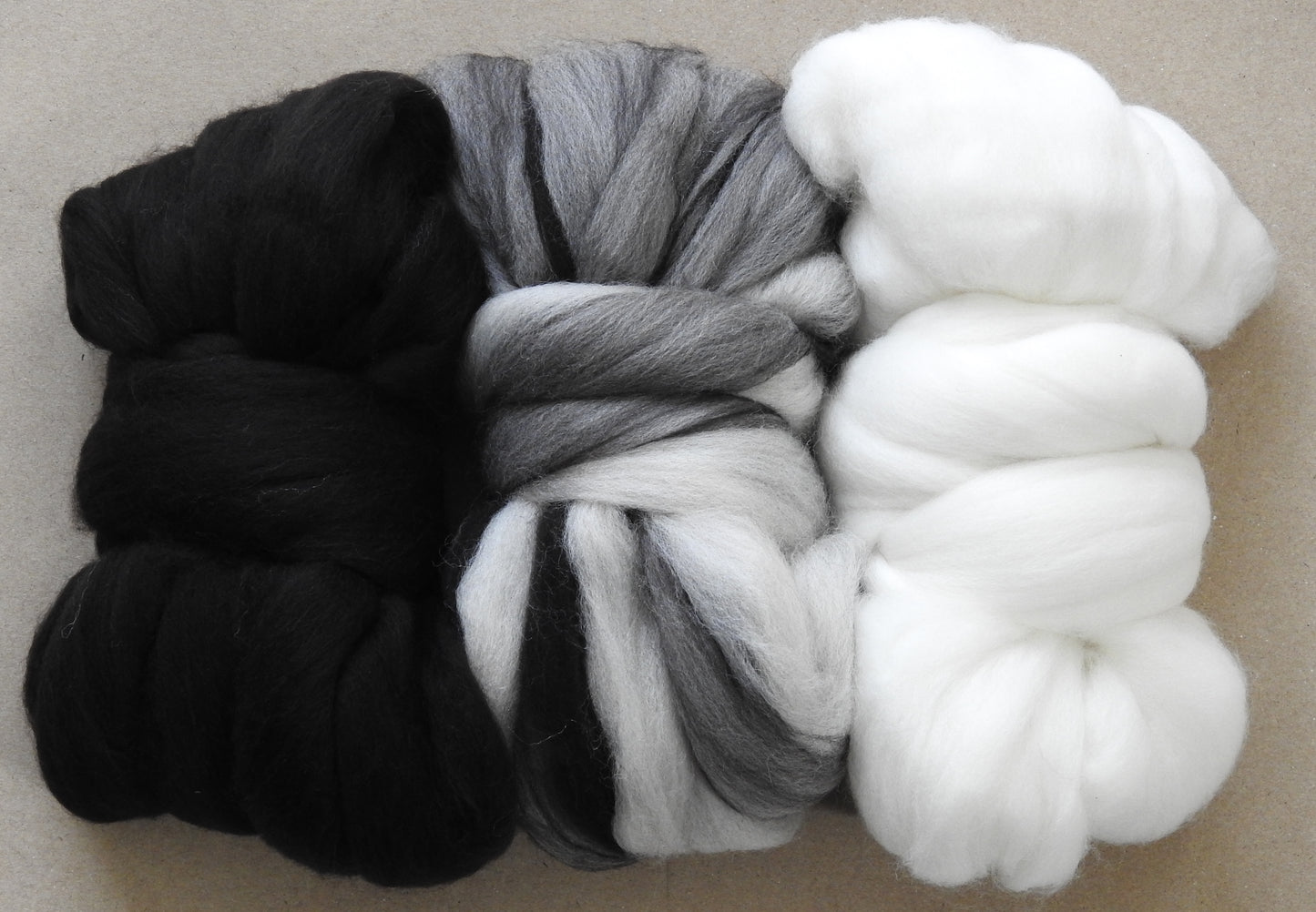Haunui Sampler Set - ( 5 oz total) natural undyed Haunui Fiber from New Zealand