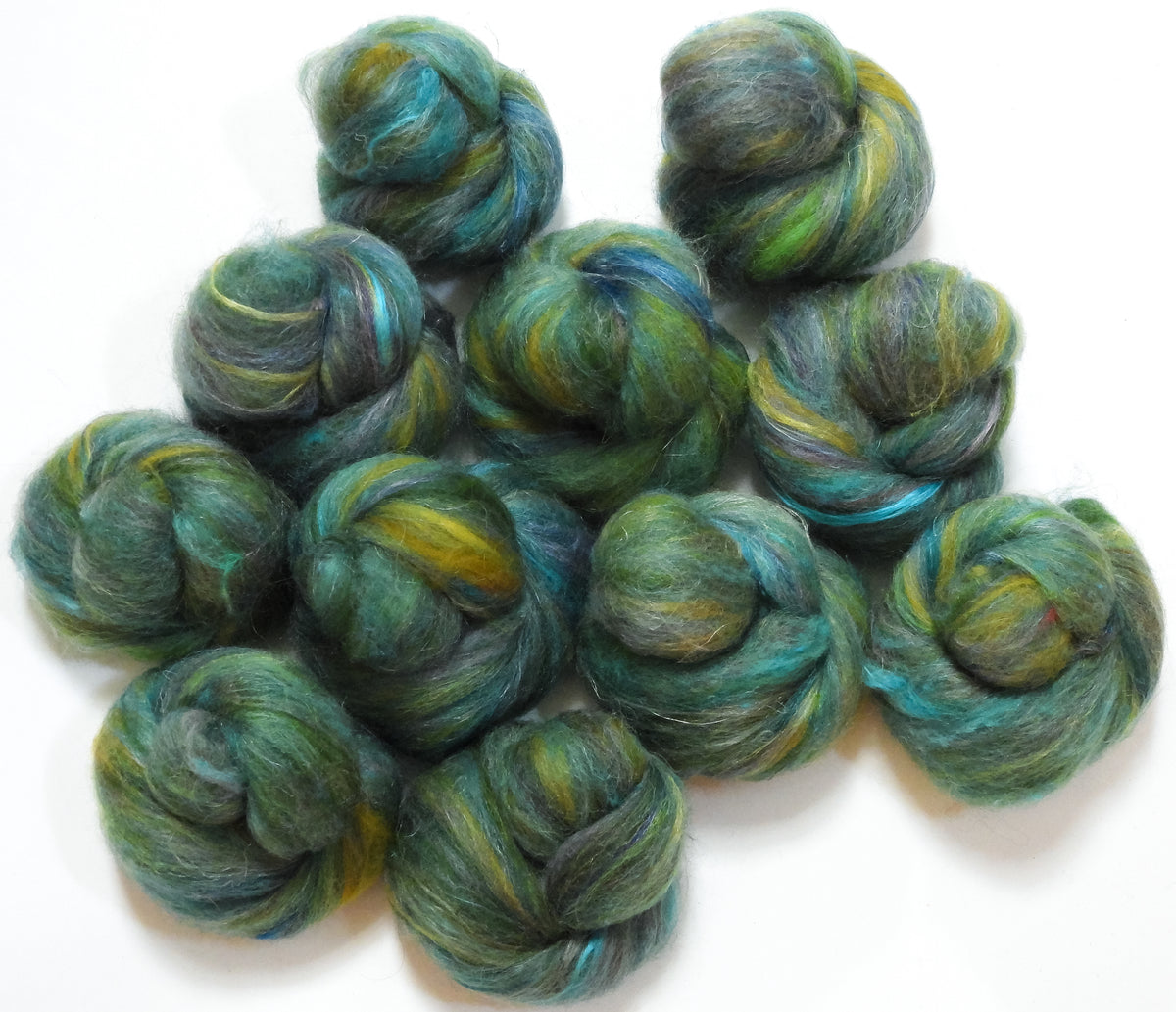 Que Sera Sera (3.7 oz) - Non-Sparkle Sticklebatts - merino, CVM/slight mohair blend, ALPACA, FLAX, silk
