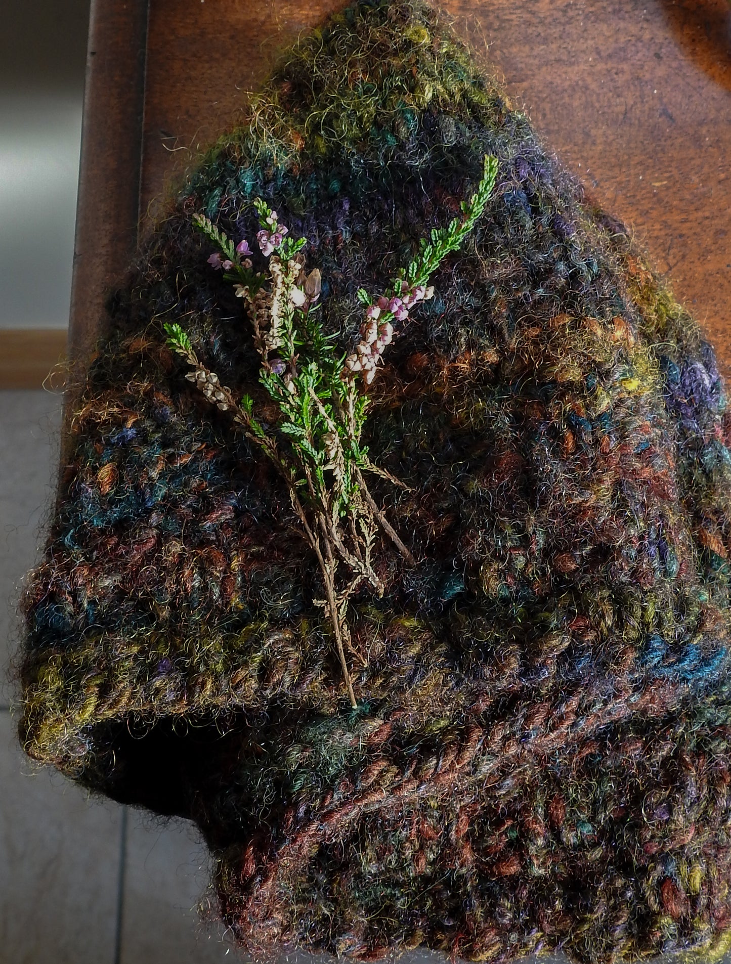 Highland Heather -(4 oz) NON -Sparkle Sticklebatts -BOND fleece, Merino, Hebridean Wool, silk, Sari silk