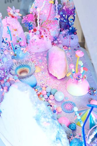 Pip & Pop - Sparkle Sticklebatts - 30% Cormo fleece, merino, silk, bamboo, silk noil, angelina - Inglenook Fibers
