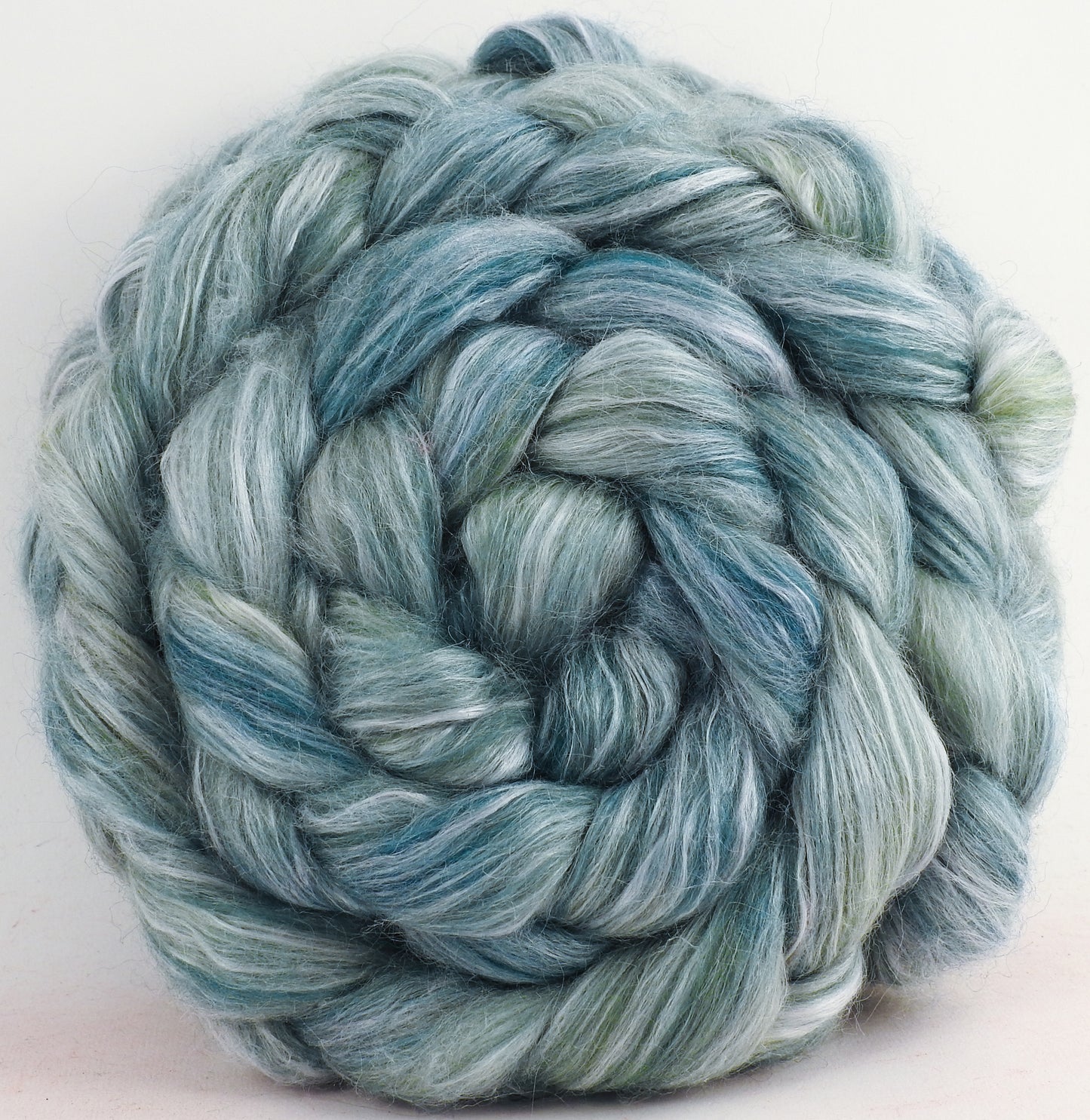Willow - White-faced Woodland/ Ramie/ Llama/ Bamboo (35/35/15/15)-(5.7 oz.)