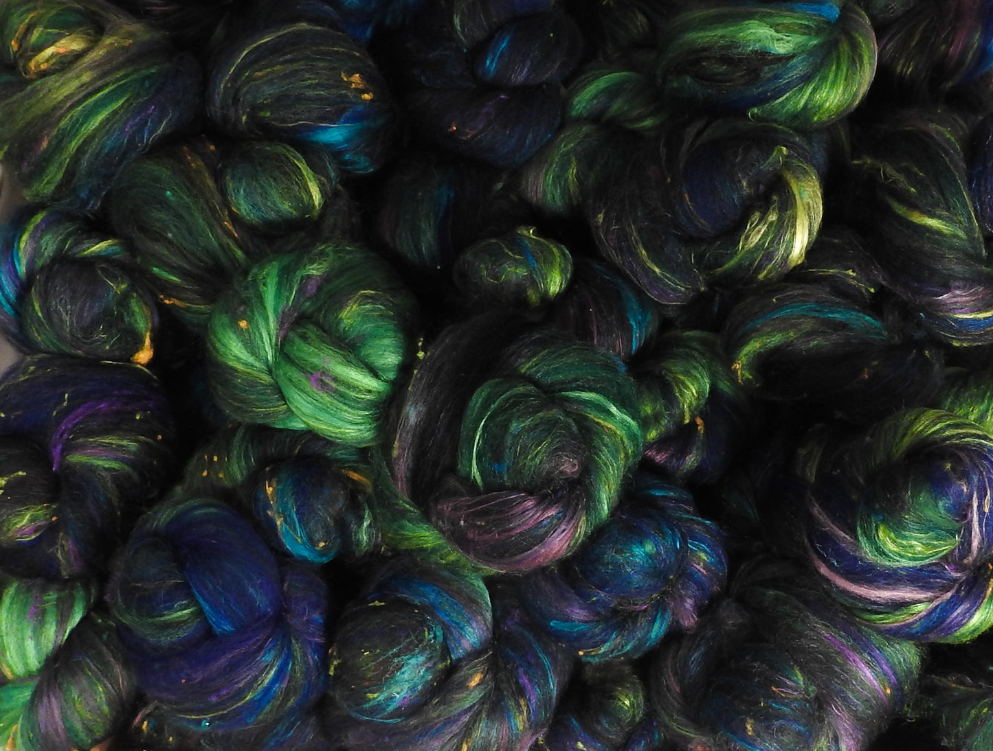 Will o' the Wisp - Sticklebatts - 30% Natural Black Bond fleece, merino, bfl, rambouillet, alpaca, silk, bamboo, silk noil, (angelina in the sparkle) - Inglenook Fibers