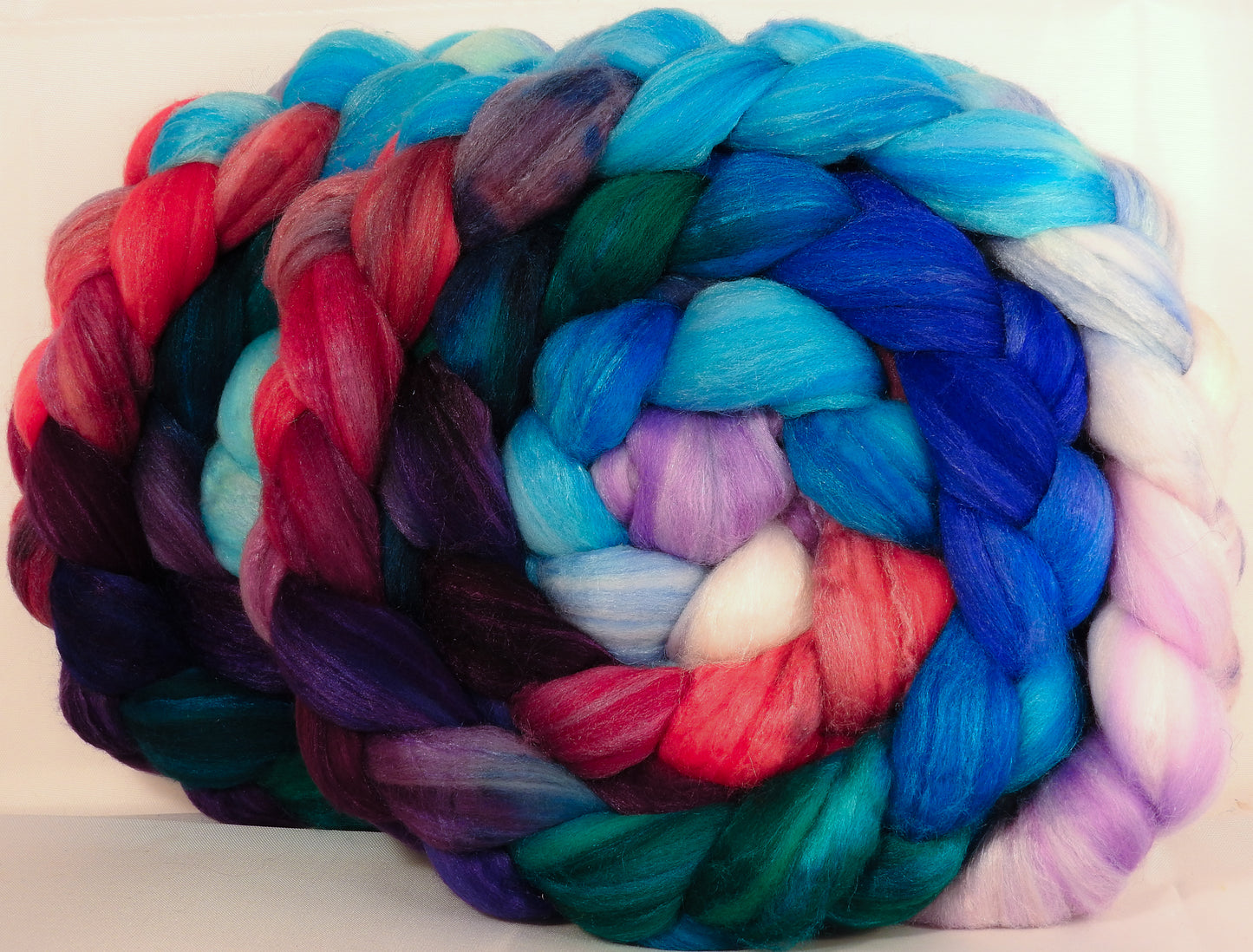 Batt in a Braid #35 ( 5.3 oz. ) -Kangaroo Island - Sw Merino (18.5 mic) /Merino (18.5 mic) / Tussah Silk (40/40/20) - Inglenook Fibers