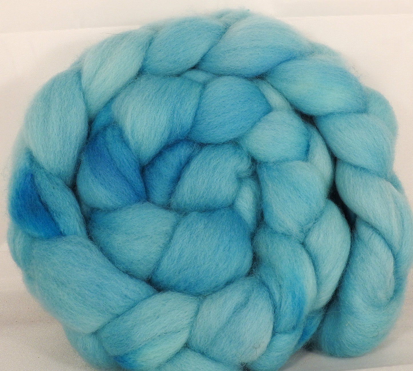 Falkland top for spinning-Iceberg - 5.3 oz. - Inglenook Fibers