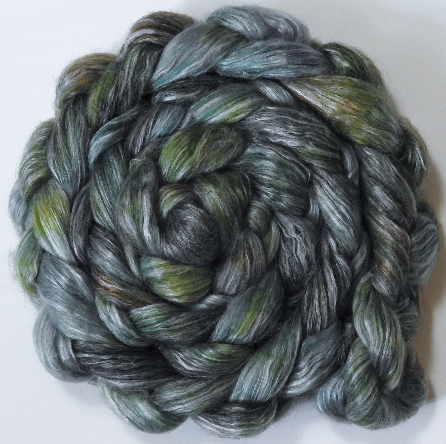 (5.5 oz.)- White-faced Woodland/ Ramie/ Llama/ Bamboo (35/35/15/15)-