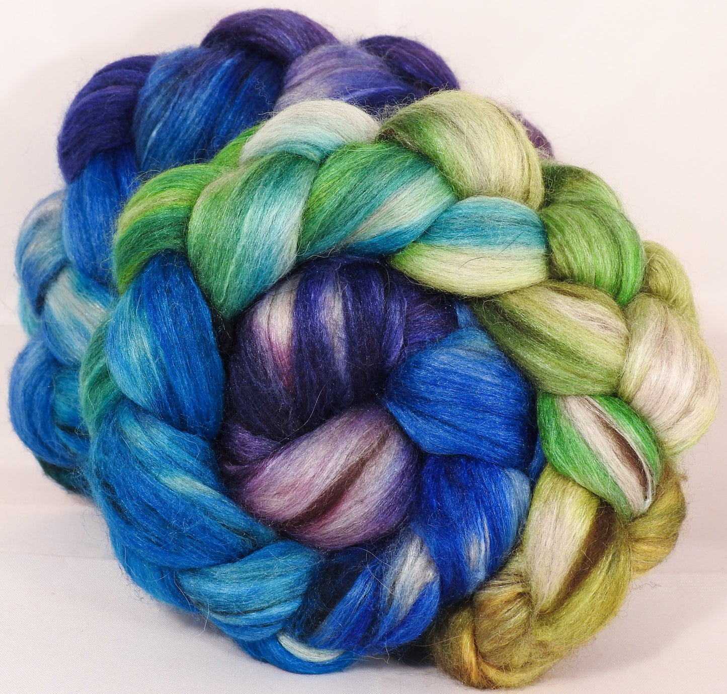 Batt in a Braid #40-Hang Glider- YAK / Baby Alpaca / Mulberry silk/ Merino ( 18 mic)(30/30/30/10) - Inglenook Fibers