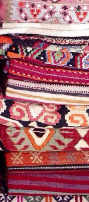 Hand-dyed wensleydale/ mulberry silk roving ( 65/35) -Kelim- ( 5.9 oz.)