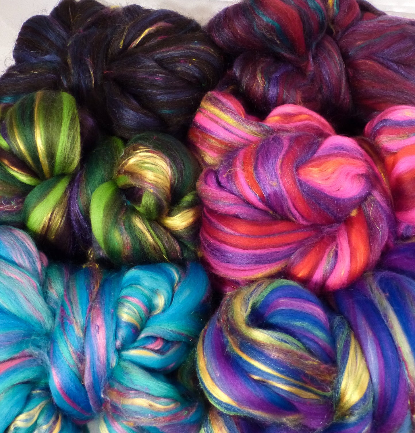 So Sari Blend -Hibiscus- Merino/ Sari Silk / Silk (50/25/25 ) (2 oz. ) - Inglenook Fibers