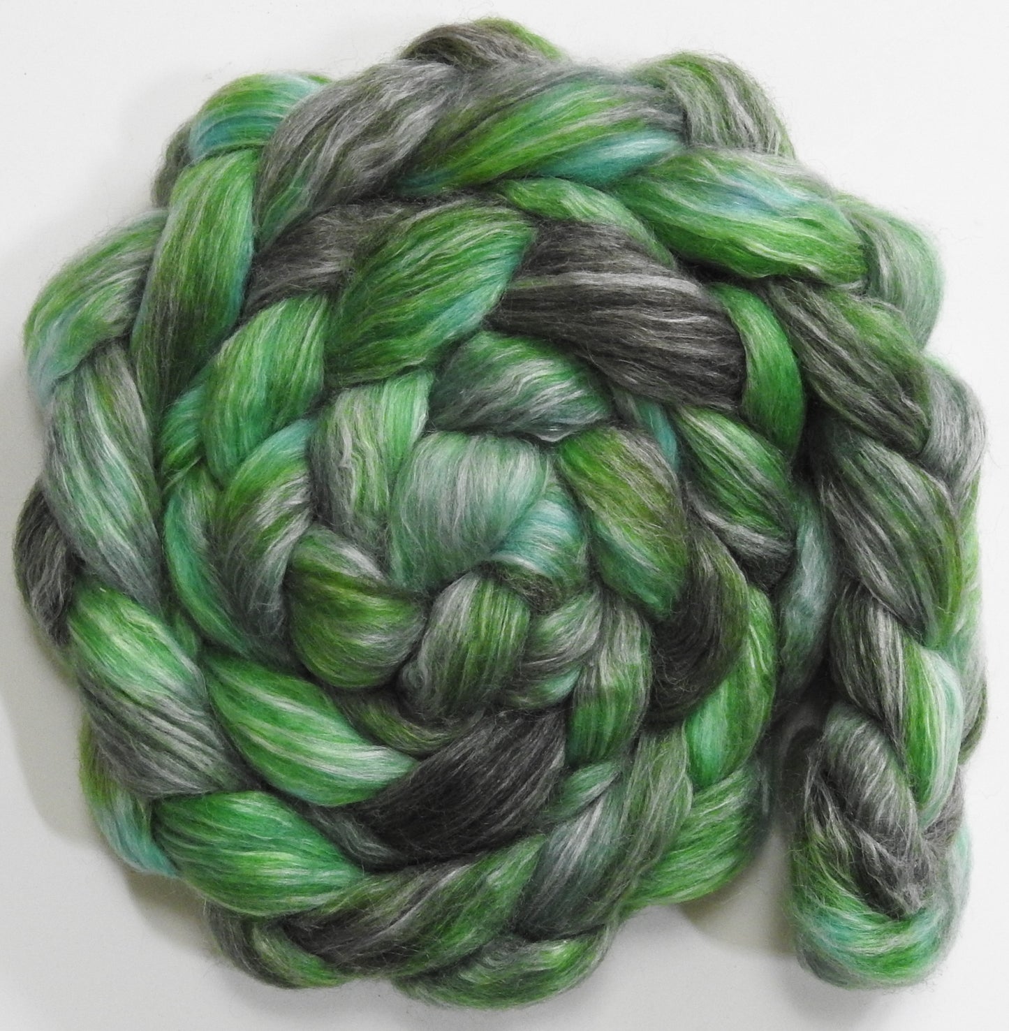 (5.7 oz.)- White-faced Woodland/ Ramie/ Llama/ Bamboo (35/35/15/15)
