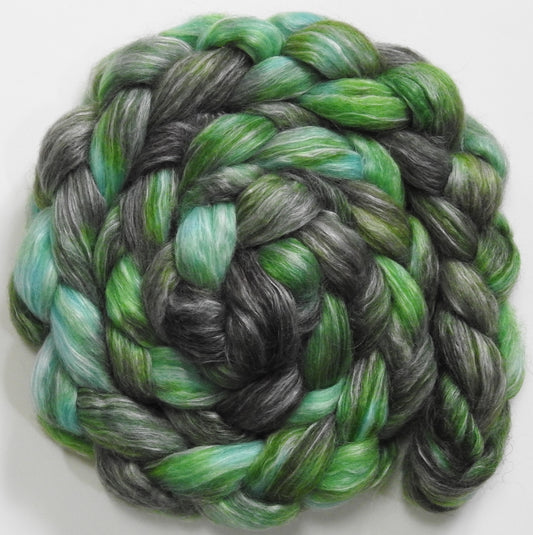 (5.7 oz.)- White-faced Woodland/ Ramie/ Llama/ Bamboo (35/35/15/15)