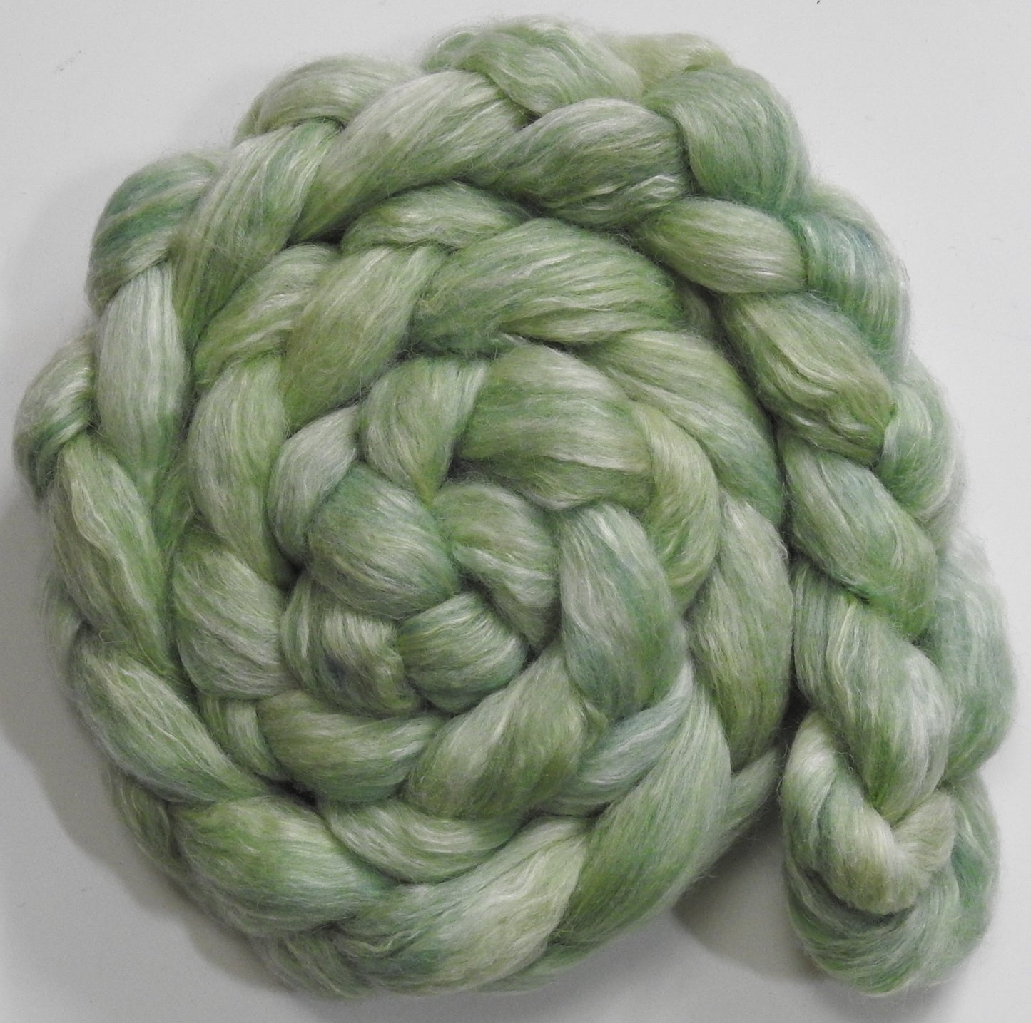 Aloe - White-faced Woodland/ Ramie/ Llama/ Bamboo (35/35/15/15)