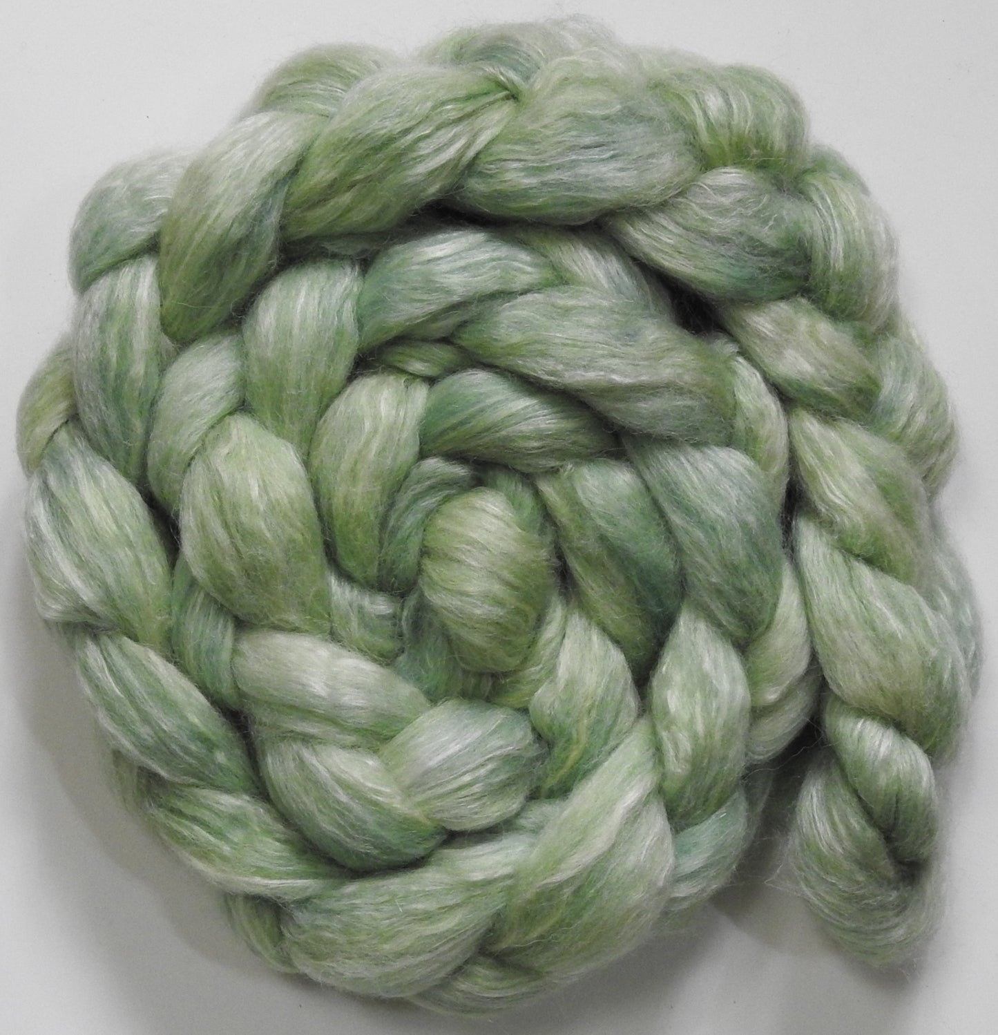 Aloe - White-faced Woodland/ Ramie/ Llama/ Bamboo (35/35/15/15)