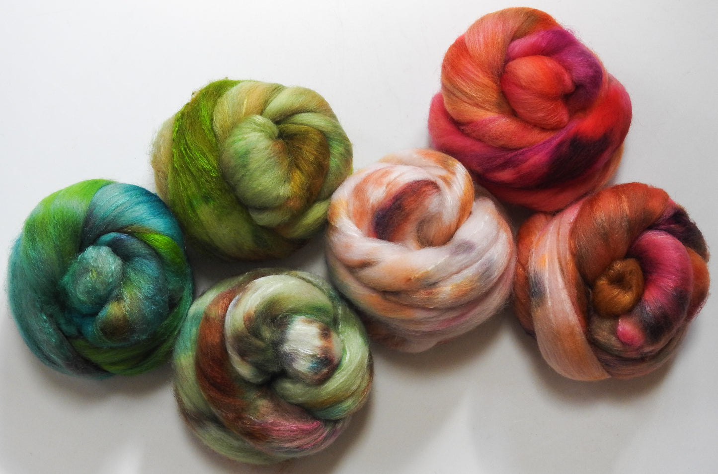Flowering Quince Dyed Gradient Set (9 oz) - Polwarth / Tussah silk (85/15)