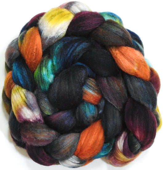 Fit as Fiddle (5.8 oz) - Batt in a Braid #27 - Lt. Grey Shetland/ Falkland Merino / tussah silk (50/25/25)