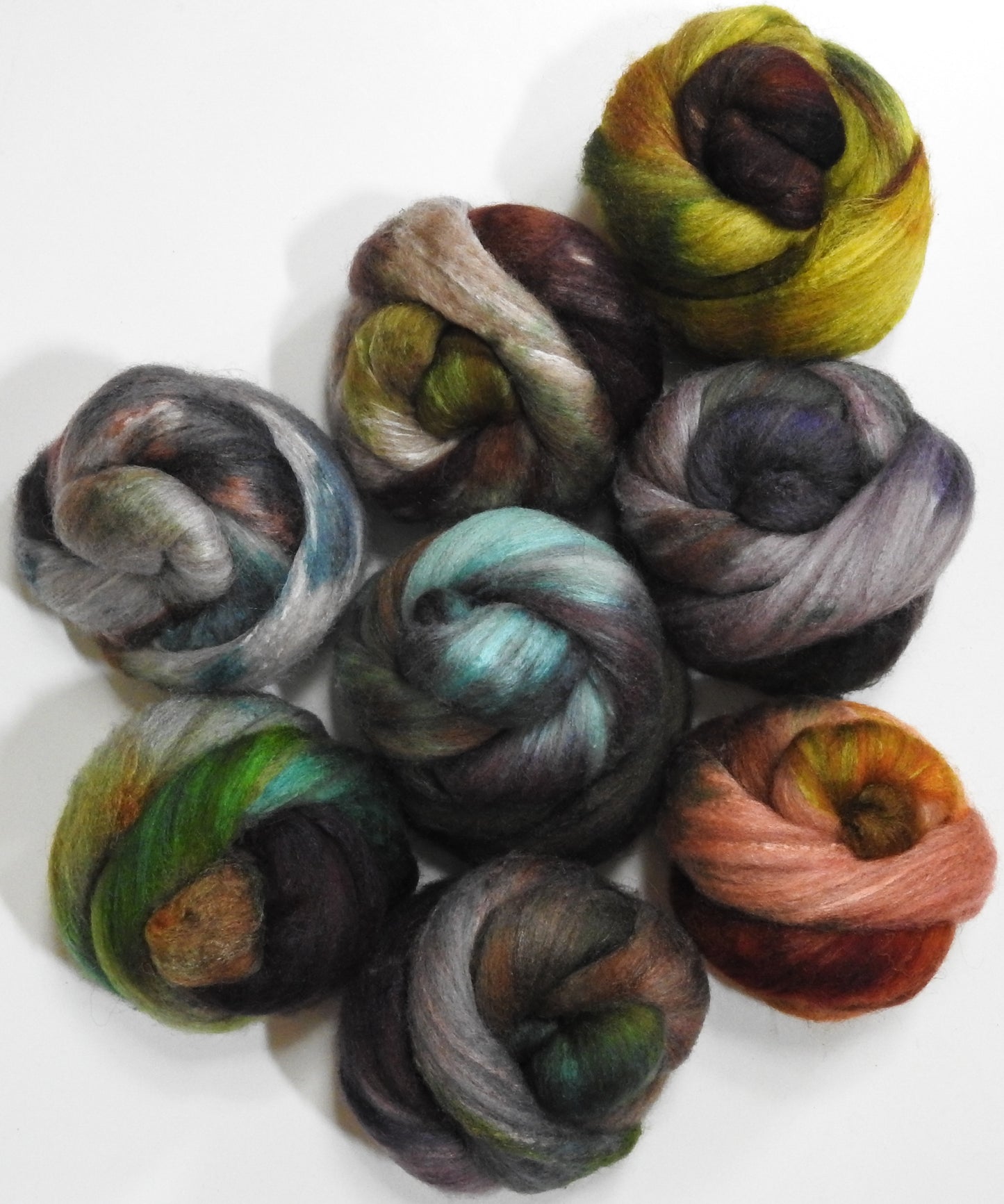 Raw Minerals -Dyed Gradient Set -Batt in a Braid #27- Lt. Grey Shetland/ Falkland Merino / tussah silk (50/25/25)