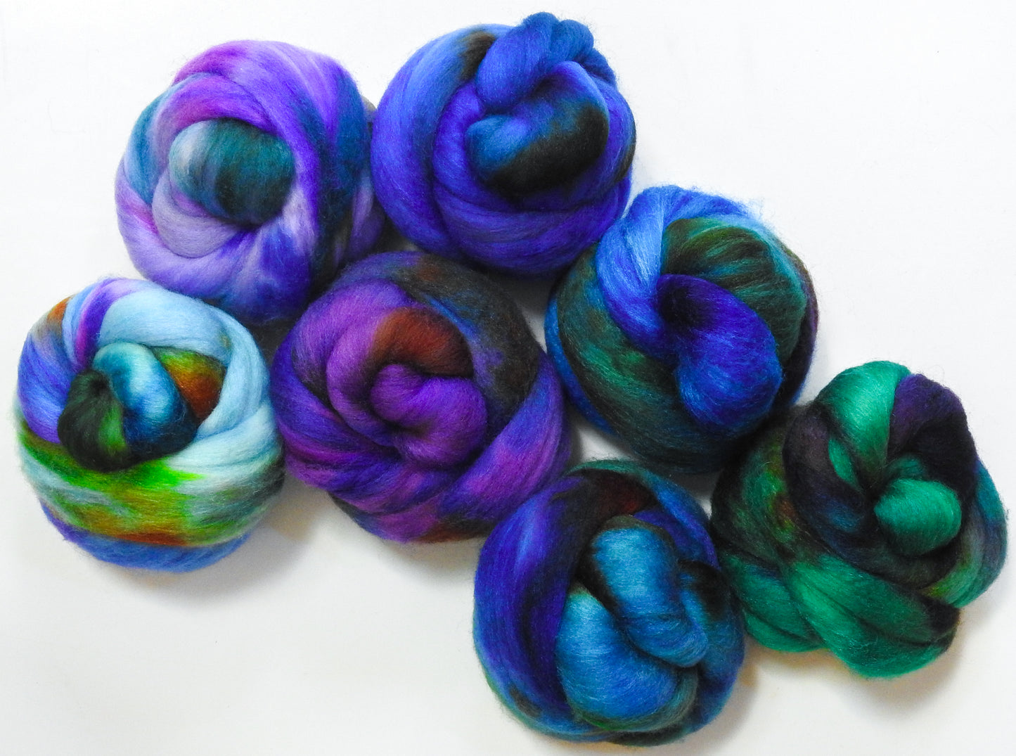 Mermaid Roof - Dyed Gradient Set -(10.1 oz) - Polwarth /tussah (85/15)