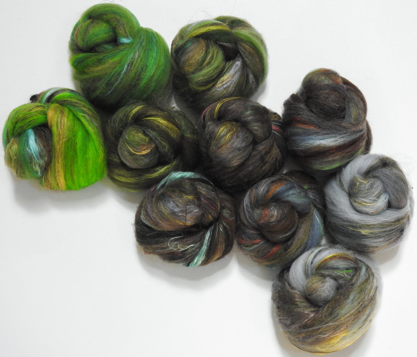 Iona Abbey -(4 oz.) NON -Sparkle Sticklebatts -BOND fleece, BFL, Merino, silk, Sari silk