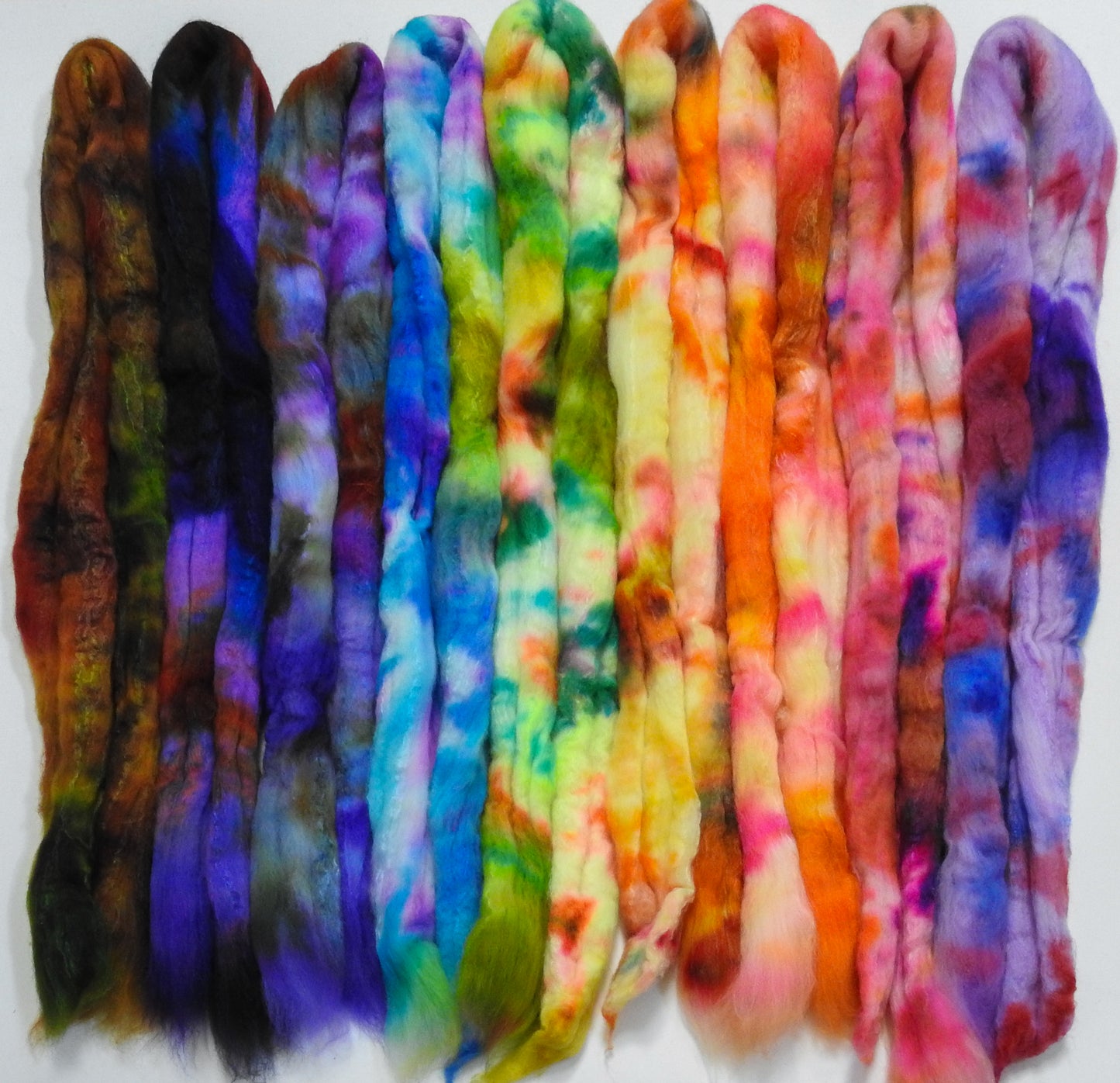 Tuscany in Bloom (12 oz) - Dyed Gradient Set - Pearl Haunui / Mulberry Silk (70/30)