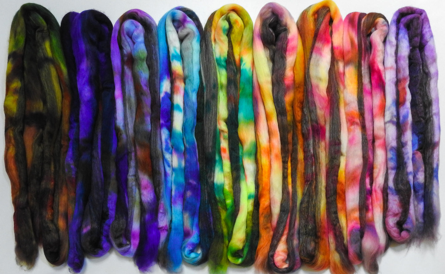 Tuscany in Bloom - Dyed Gradient Set (11.9 oz) - Harlequin Haunui / Mulberry Silk (70/30)