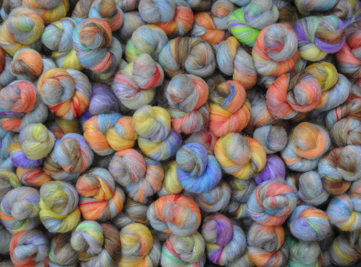 Henneth Annûn - (4 oz) Sparkle Sticklebatts - Corriedale X Southdown fleece, merino, wensleydale, silk,  angelina