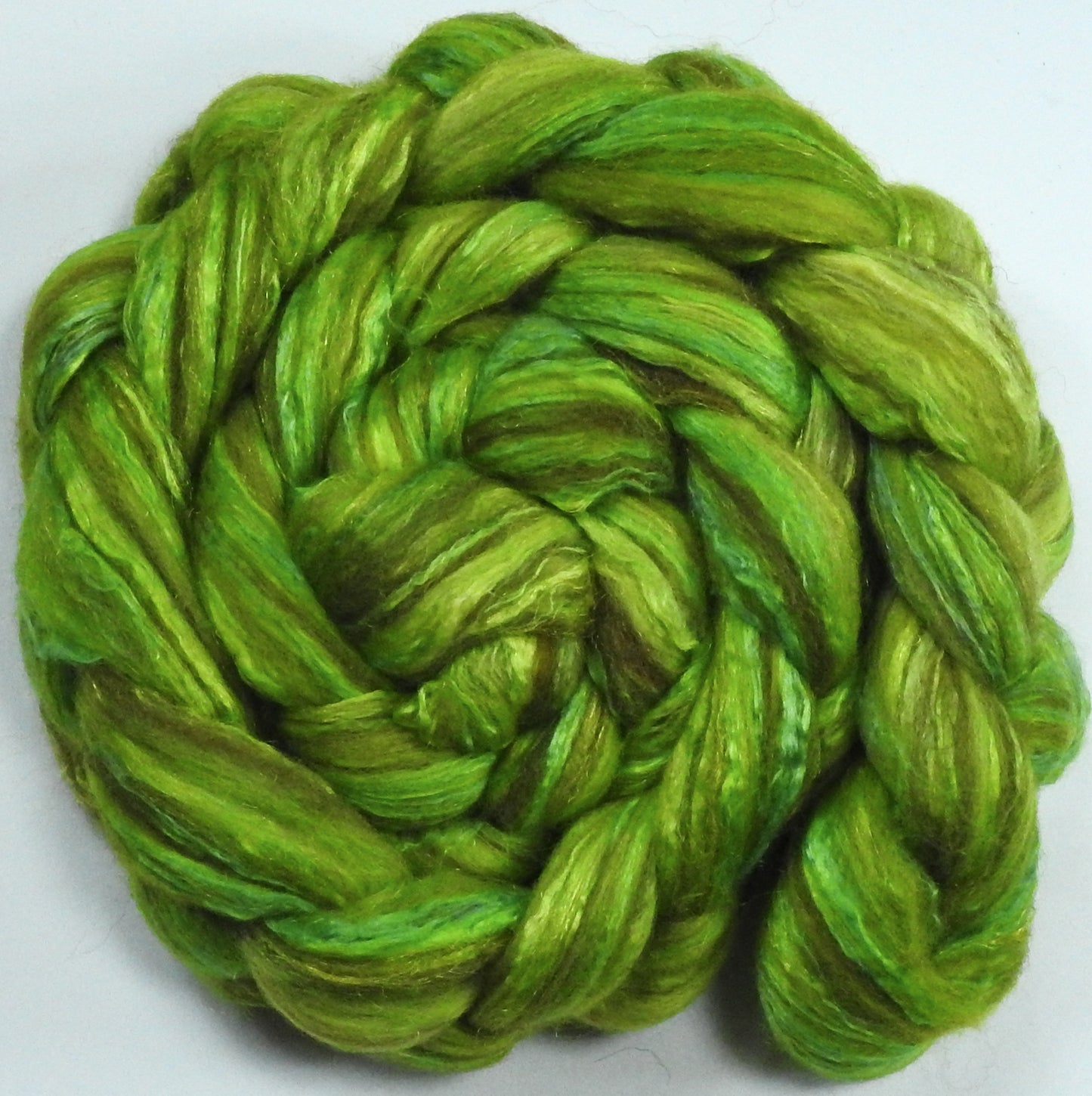 Tree Frog (5.6) - Batt in a Braid #7 - Polwarth/ Manx / Mulberry silk/ Firestar (30/30/30/10)