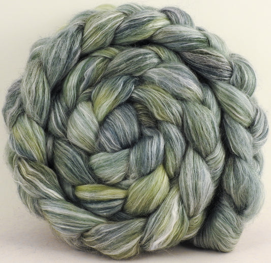 Willow - White-faced Woodland/ Ramie/ Llama/ Bamboo (35/35/15/15)- (5.5 oz.)