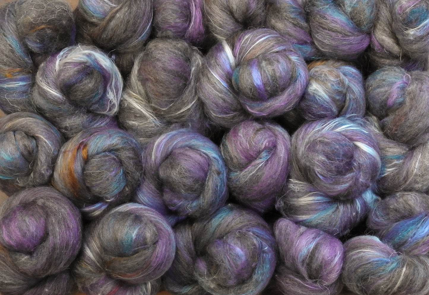 Fog Horn -( 4.3 oz.)  Non-Sparkle Sticklebatts - 40% North Ronaldsay; SILK, merino