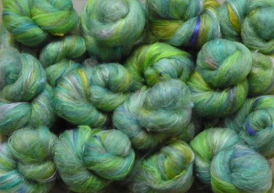 Non-sparkle Sticklebatts - Tree Dragon (3.8 oz) - 30% Bond fleece; merino, polwarth, silk, bamboo, silk noil