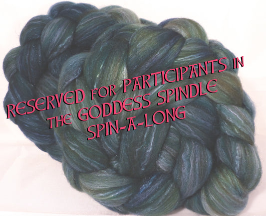 Batt in a Braid #7 -Pine Needle -(5 oz.)Polwarth/ Manx / Mulberry silk/ Firestar (30/30/30/10) - Inglenook Fibers